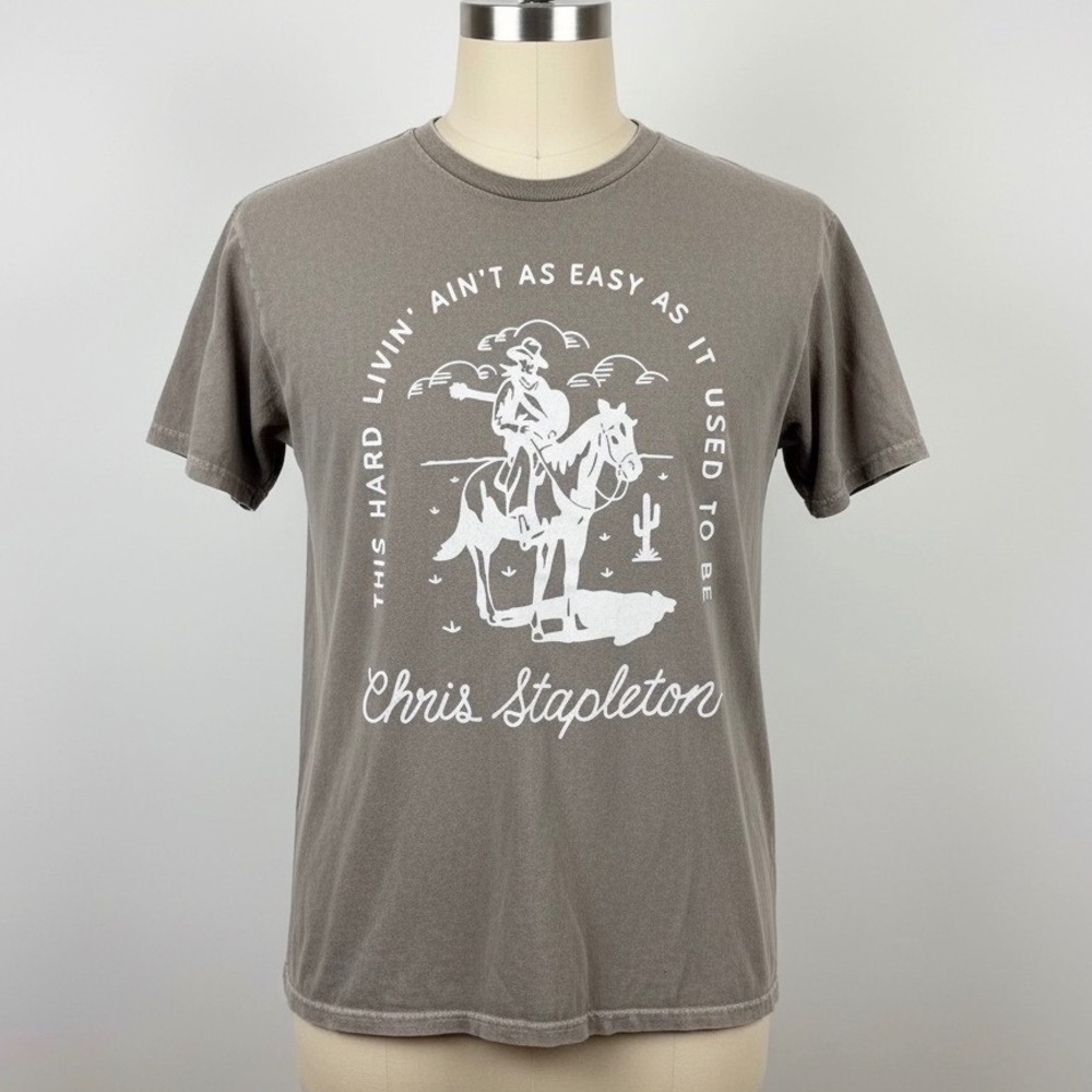 Chris Stapleton This Hard Livin' Ain't Easy T Shirt‎ Mens Large Tan Mineral Wash